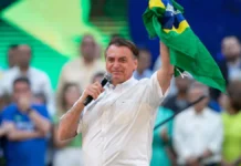 Jair Bolsonaro regresa a Brasil después de tres meses en Estados Unidos