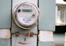 Ministro de Energía Erick Tejada, informa que a partir del segundo trimestre del año la tarifa de energía eléctrica disminuirá 2.2%