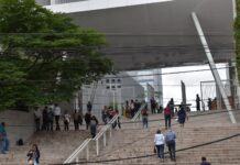 Gobierno cambia de parecer y otorga feriado toda la Semana Santa a los empleados públicos