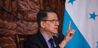 El periodo pre y post-natal es un derecho que solo le corresponde a la mujer, el hombre no lo merece, señala el ministro Matheu