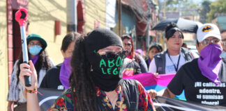 Mujeres protestan en los bajos del Congreso exigiendo justicia ya que se está viviendo una “pandemia de femicidios”