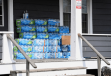 Hay millones de personas sin agua potable. La ONU acusa a las embotelladoras
