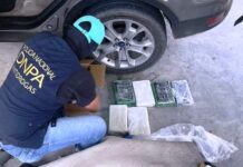 Capturan a cinco hombres en posesión de 12 paquetes de cocaína y armas de fuego en el Caribe de Honduras