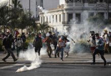 Gobierno peruano condena ataque a comisaría y precisa que hay 27 heridos