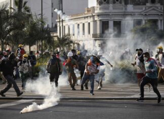 Gobierno peruano condena ataque a comisaría y precisa que hay 27 heridos