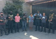 Capturan a tres personas con armas y municiones en Comayagua