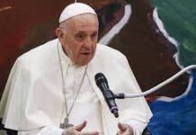 El papa Francisco pide se detenga a «los traficantes de seres humanos»