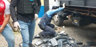 Hallan 127 paquetes de cocaína ocultos en camión y detiene 4 personas en Cortés