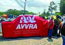 Importadores de vehículos se toman accesos a la aduana La Mesa, zona norte de Honduras