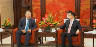 Vicepresidente chino se reúne con el canciller Enrique Reina en Pekín