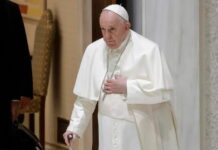 El papa sufre una infección respiratoria y permanecerá ingresado algunos días