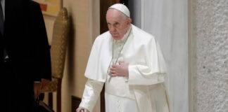 El papa sufre una infección respiratoria y permanecerá ingresado algunos días