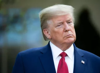 Juez da a Trump dos días para decidir si declara en juicio por violación