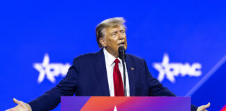 Trump viaja desde Florida a Nueva York para su cita con la justicia