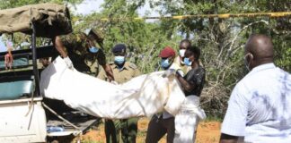 Hallan los cadáveres de 39 presuntos miembros de una secta en Kenia