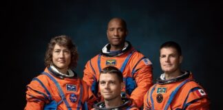 La NASA elige a cuatro tripulantes que viajarán a la Luna después de 50 años