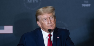 Trump viaja el lunes a Nueva York y comparece la tarde del martes ante juez