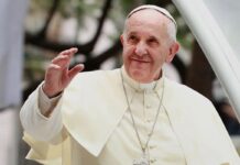 El papa Francisco preside el Domingo de Ramos tras su hospitalización