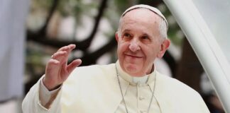 El papa Francisco preside el Domingo de Ramos tras su hospitalización