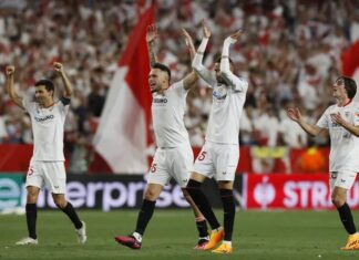 El Sevilla golea al Manchester United y recupera su magia en Europa