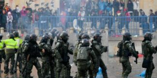 Un ataque con explosivos durante protesta deja 7 policías heridos en Colombia