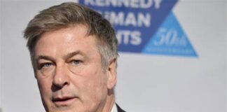 Retiran cargos por homicidio involuntario contra Alec Baldwin, según su abogado