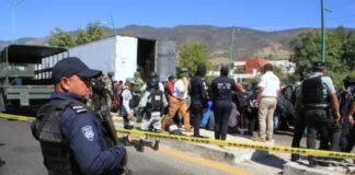 Hallan a 209 migrantes en un tráiler abandonado en el sureste de México, seis de ellos hondureños