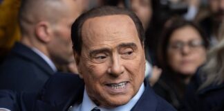 Silvio Berlusconi en cuidados intensivos por una infección pulmonar