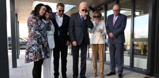 Joe Biden rompe a llorar en Irlanda al recordar a su hijo fallecido