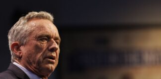 Robert Kennedy, sobrino del expresidente JFK, se postula a las elecciones primarias de EE. UU.