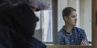 La Justicia rusa mantiene en prisión preventiva al periodista del WSJ