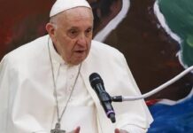 El papa Francisco pide a los sacerdotes que eviten las divisiones en la Iglesia