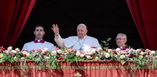 El papa ruega por la paz en Ucrania y Jerusalén en su mensaje de Pascua