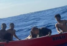 Cuatro tripulantes rescatados y dos desaparecidos al naufragar barco carguero en Islas de Bahía