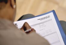 La tasa de desempleo en EE. UU. bajó una décima en marzo hasta el 3,5 %