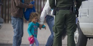 Proponen una ley en EE. UU. para defender a los niños solos en la frontera con México