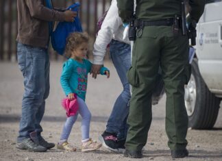 Proponen una ley en EE. UU. para defender a los niños solos en la frontera con México