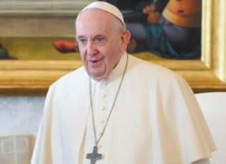 El papa Francisco tuvo que suspender su agenda de este viernes por tener fiebre