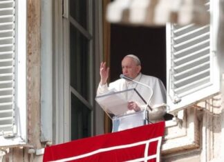 El papa abre a los laicos la nueva Constitución del Estado de Ciudad del Vaticano