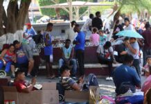 Migrantes buscan desesperados salir del sur de México ante fin del Título 42