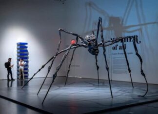 Una araña de grandes dimensiones de Louise Bourgeois, se vende por 32.8 millones de euros, su obra más cara
