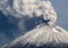 Cenizas del volcán Popocatépetl suspenden operaciones de vuelos en Ciudad de México
