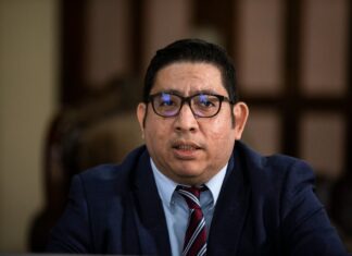 Hay “élites empresariales” que quieren “seguir lucrándose” de la ENEE y privatizarla, señala ministro de Energía