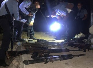 Decomisan en la capital un fuerte arsenal de armas de guerra vinculado a la pandilla 18