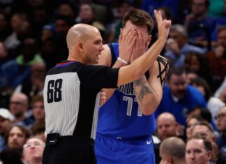 La NBA estudia pitar faltas técnicas por exagerar los contactos o fingir infracciones