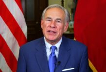 Texas asegura que ha enviado 17,000 migrantes a 4 ciudades gobernadas por los demócratas