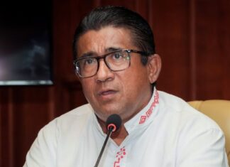 Alcalde Quintín Soriano pide a la presidenta Castro que se quite la camiseta de Libre y se ponga la de Honduras