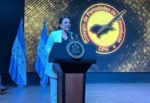 Presidenta Castro promete respetar libertad de expresión en el país y niega que haya una concentración de poder en su gobierno