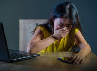 El 77 % de mujeres ha sido víctima de ciberviolencia en Honduras, donde se denuncia poco