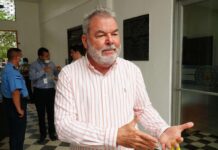 Roberto Contreras podría ser destituido de su cargo por no prensentar informe al TSC y por conflicto con Sulambiente